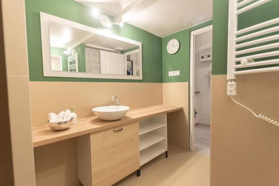 Central Stay Gozsdu Boedapest Buitenkant foto